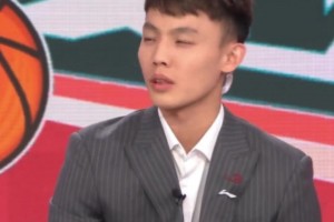 徐杰此前谈王俊杰：我俩一个房间聊的多 他很自信非常敢打~
